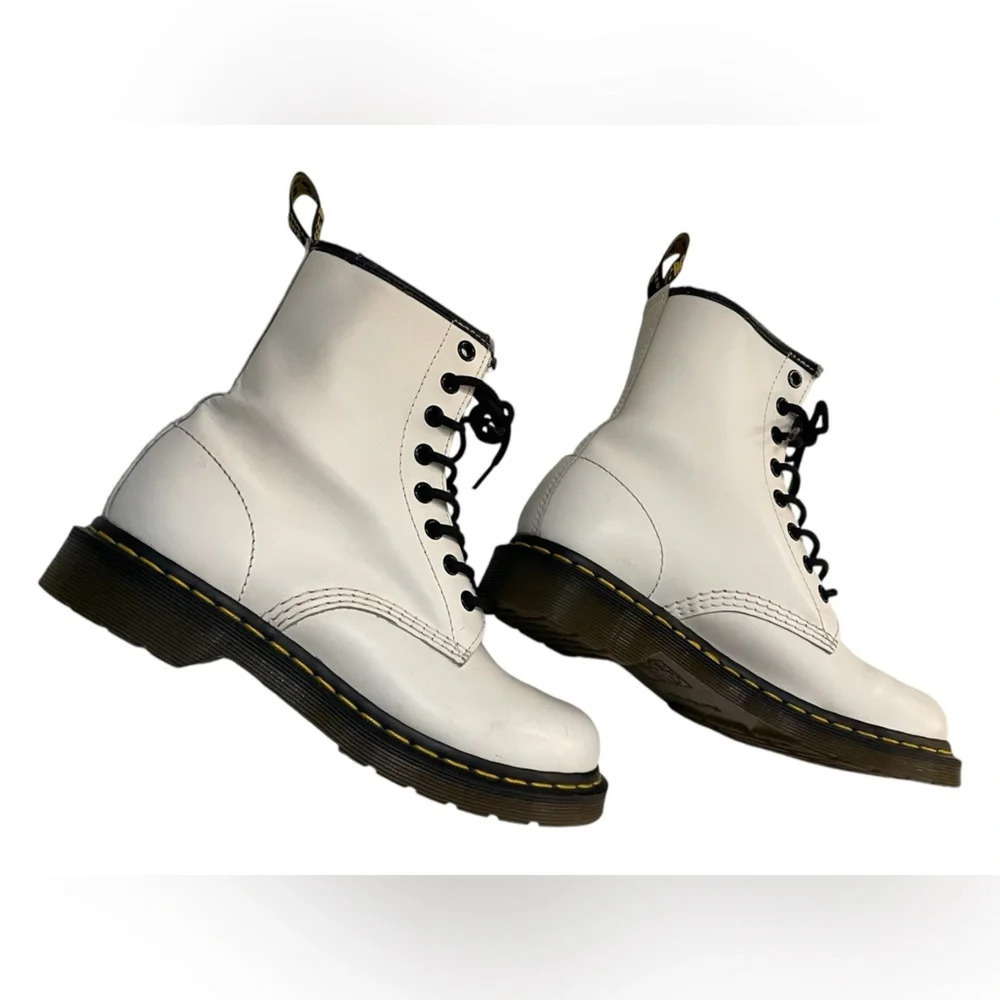Dr. Martens White Leather Lace Up boots- Women's 7 - Picture 4 of 16